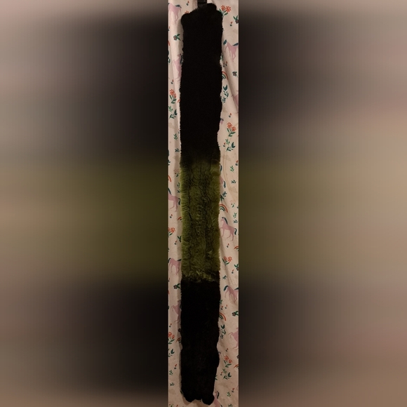 GORGEOUS Dana Stein Black & Green Hombre Rex Rabbit Fur Elegant Scarf Wrap - Picture 5 of 6